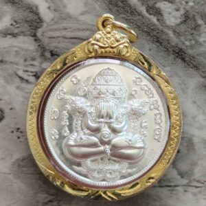พระโพธิสัตว์พังพะกาฬ บอยท่าพระจันทร์